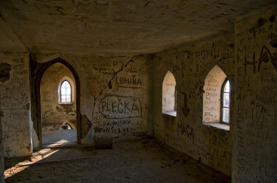 interiér kostela sv. Linharta
