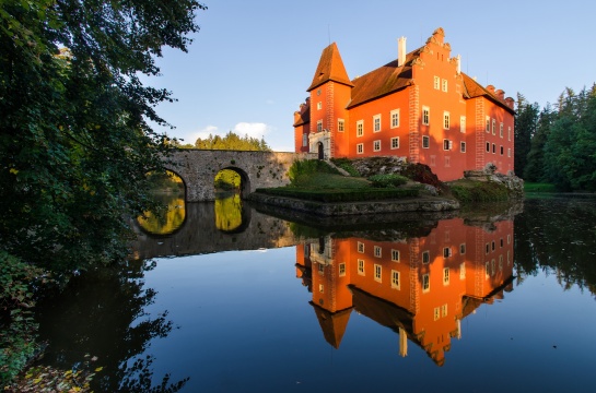 Zámek Červená Lhota