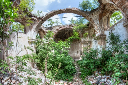 Zřícenina kostela svatého Václava u obce Hrušovany