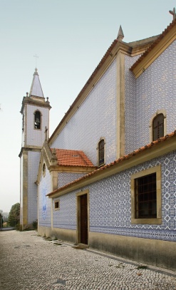 Portugalsko - kostel u hřbitova