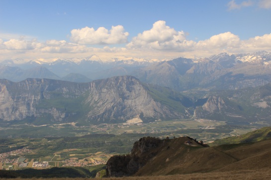 Výhled při výstupu na Monte Cornetto