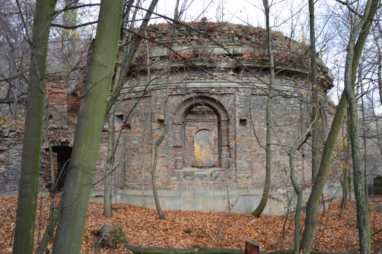 Hrobka rodu Lobkowitzů u zámku Jezeří No.1