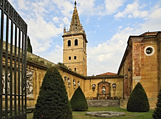 Oviedo  -  Katedrála sv, Salvadora