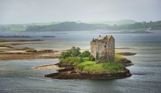 SKOTSKO - hrad Stalker na jezeře LOCH LINNHE