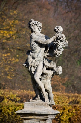 Lysá nad Labem - alegorická socha
