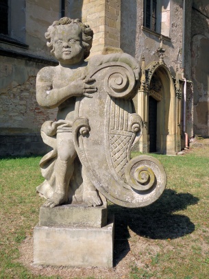 Rychnov nad Kněžnou socha u kostela