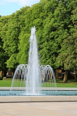 kolonáda - vodotrysk