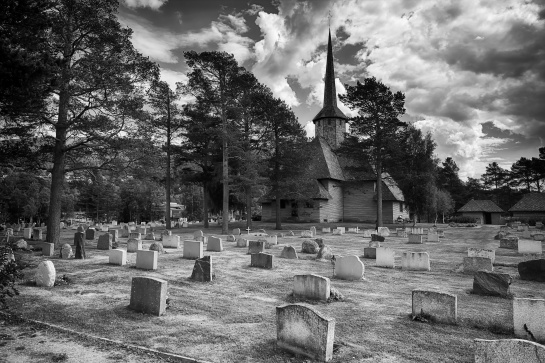 NORSKO - kostel a hřbitov