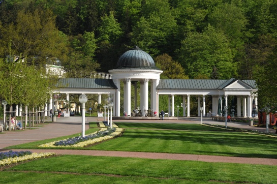 Mariánské Lázně - kolonáda karolinina pramene