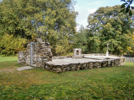 Hřbitovní kaple sv. Kříže ve Staré Hůrce
