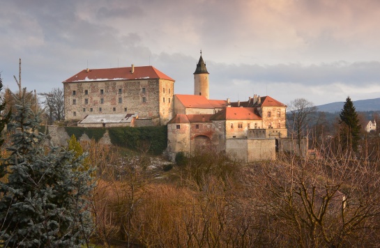 Hrad Sázava k večeru