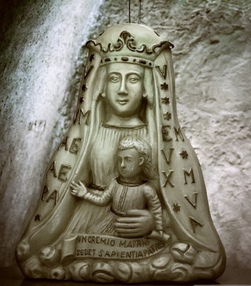 Krypta pod kostelem Narození Panny Marie