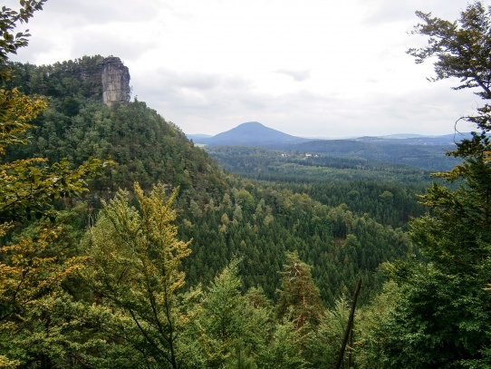 Křídelní stěna