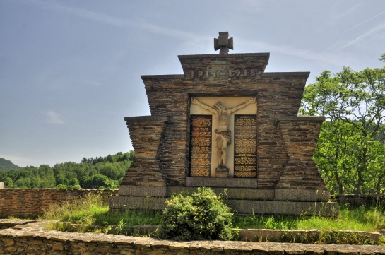 Žlutice - Pomník obětem válek