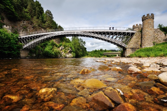 SKOTSKO - most přez řeku SPEY
