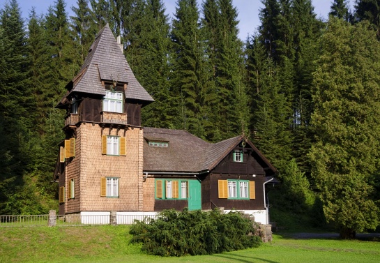 Bílá, lovecký zámeček