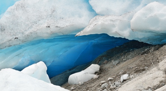 NORSKO - praskliny v ledovci Nigardsbreen