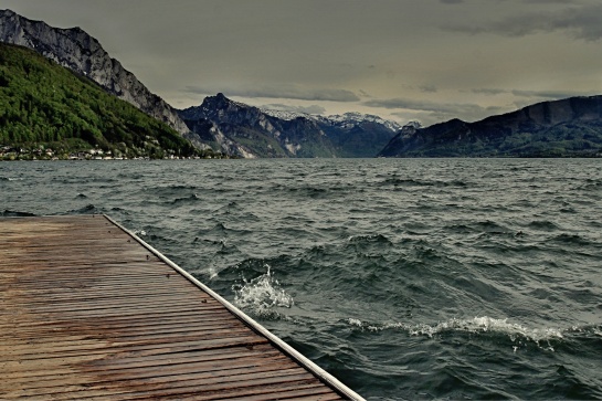 Jezero Traunsee u města Gmunden