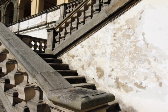 Zámek Ploskovice - detail schodiště
