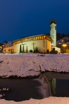 Luhačovice, kostel Svaté rodiny