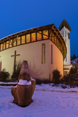 Luhačovice, kostel Svaté rodiny a pramen Sv. Josefa