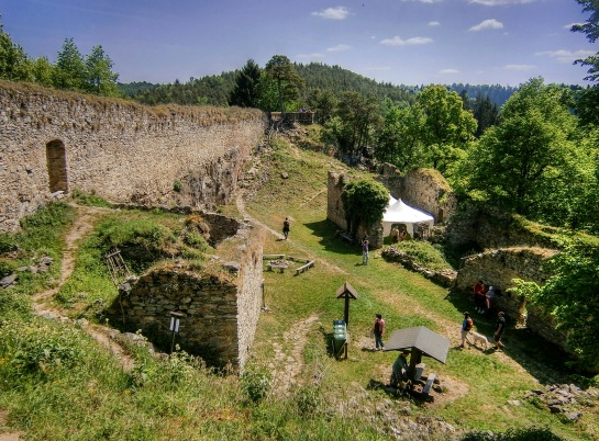 Hrad Dívčí Kámen