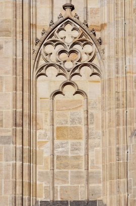 Detail okna na Pražském hradě