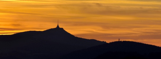 Západ slunce nad Ještědem