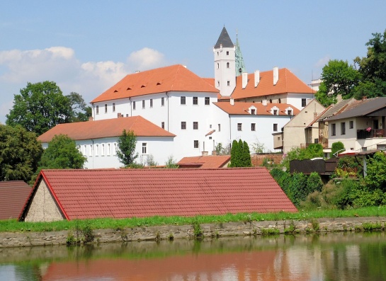Zásmuky zámek