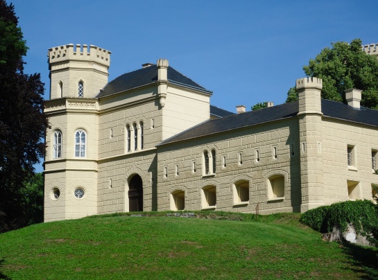 Chyše zámek