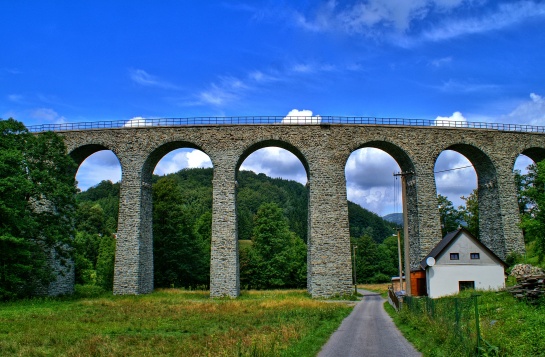 Železniční viadukt Novina