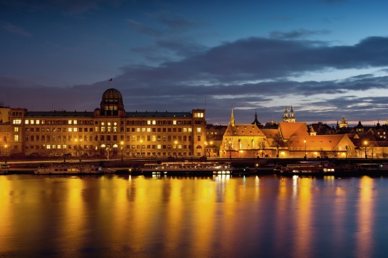 Dvořákovo nábřeží, Praha