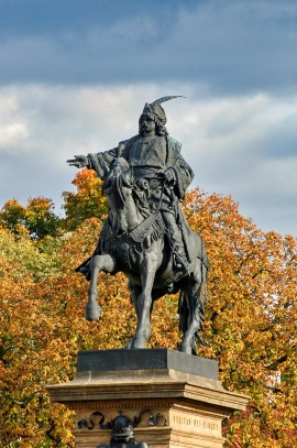 Poděbrady - socha krále Jiřího z Poděbrad