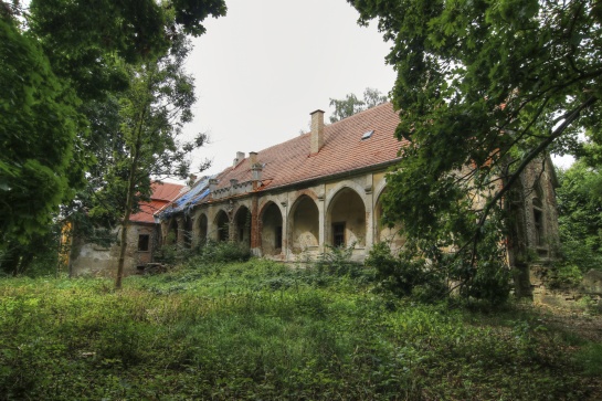 Zámek v Chotýšanech