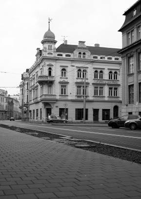 Nádražní ulice.