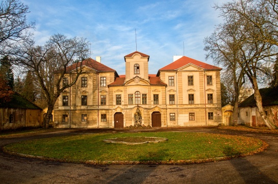 zámek Lázně Bělohrad