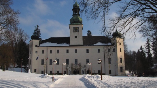 TŘEŠTˇ