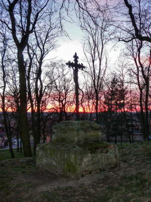 Kostel sv Jiří v Hradešíně křížek