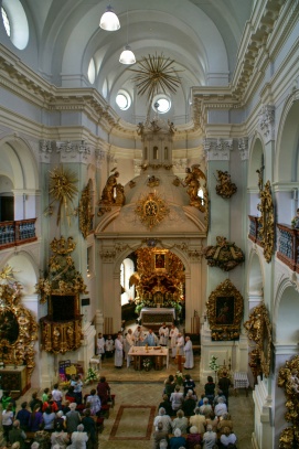 Luže - kostel Panny Marie Pomocnice křesťanů