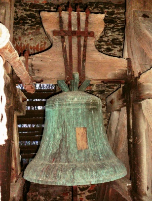 Kostel sv Jiří v Hradešíně zvon