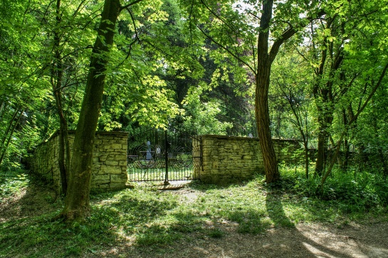 Luže - židovský hřbitov