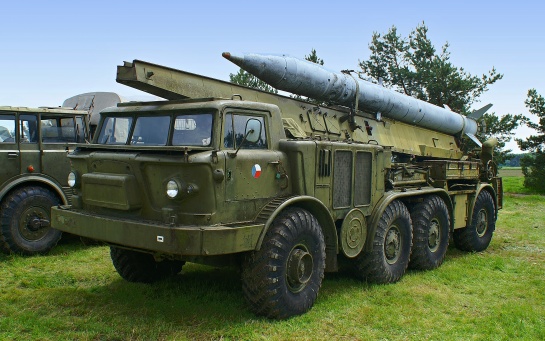Vojenský veterán nosič raket 9K52 Luna-M