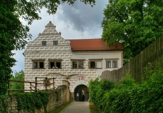 Luže - zřícenina hradu Košumberk