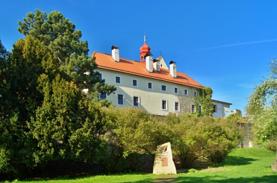 Mělnický klášter a opevnění