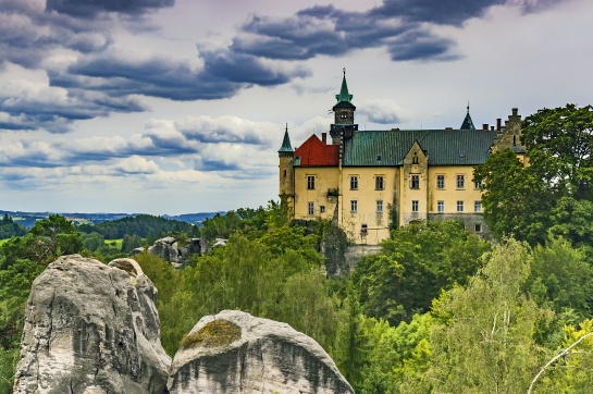 Zámek Hrubá Skála