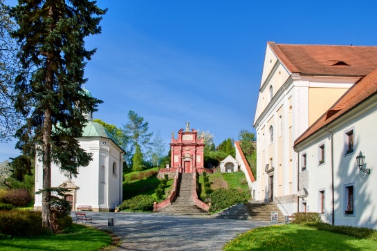 kostel Zvěstování Panny Marie a kaple Panny Marie Einsiedelnské