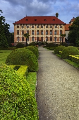 Raně barokní zámek Libochovice