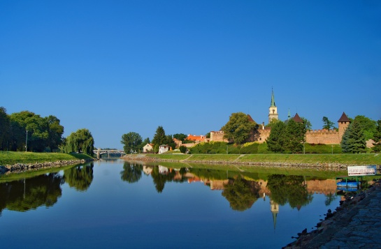 Nymburk, kostel sv. Jiljí a hradby