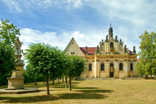 Kostel Tří králů a kaple sv. Anny - Mnichovo Hradiště