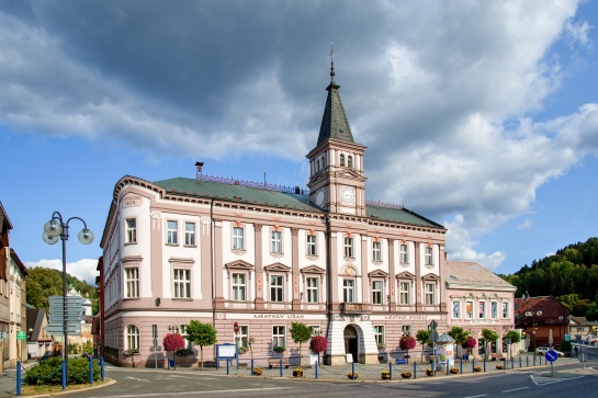 Radnice a divadlo - Železný Brod